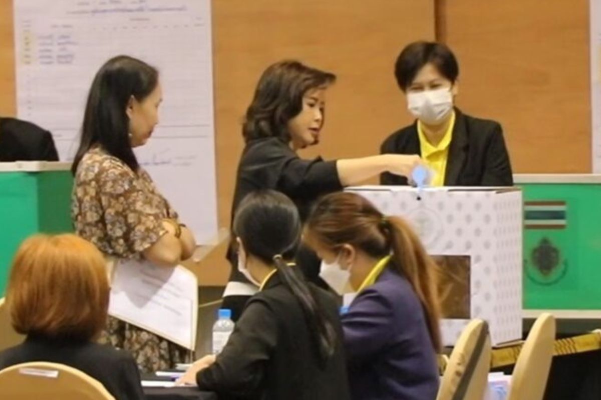 ต๊ะ นารากร