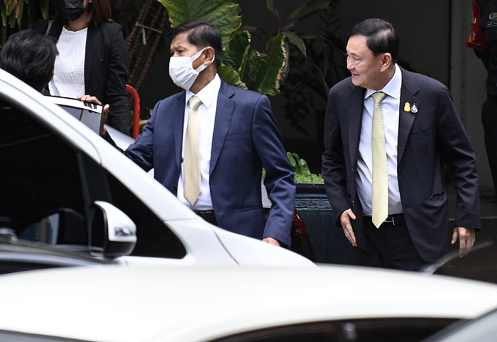 ศาลรับฟ้องทักษิณ ให้ประกันตัว ก้าวไกล-เศรษฐา เพิ่มพยาน