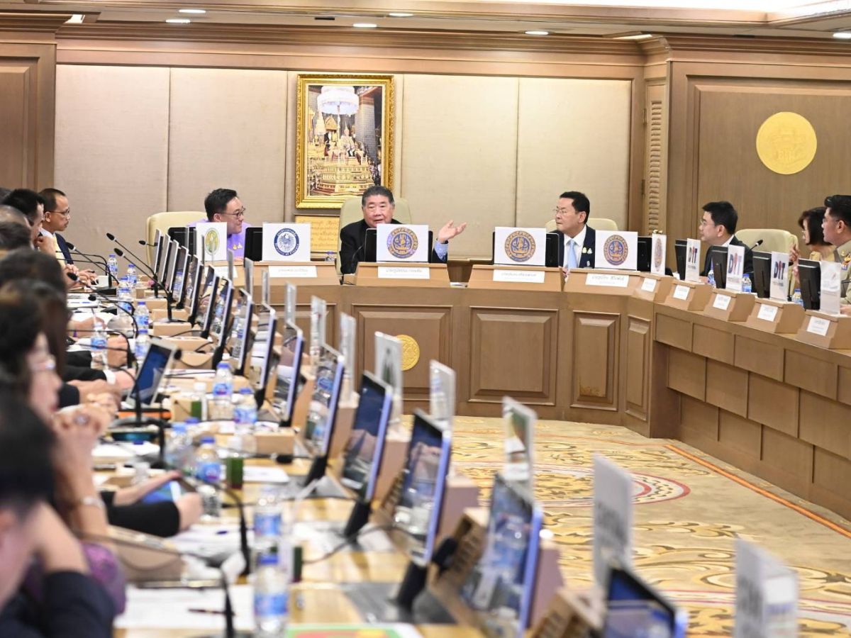 ภูมิธรรม’ ดึง 18 บริษัทช่วยรับซื้อผักผลไม้ ปี 67กว่า 3 แสนตัน ประเดิม ‘หอม-กระเทียม’