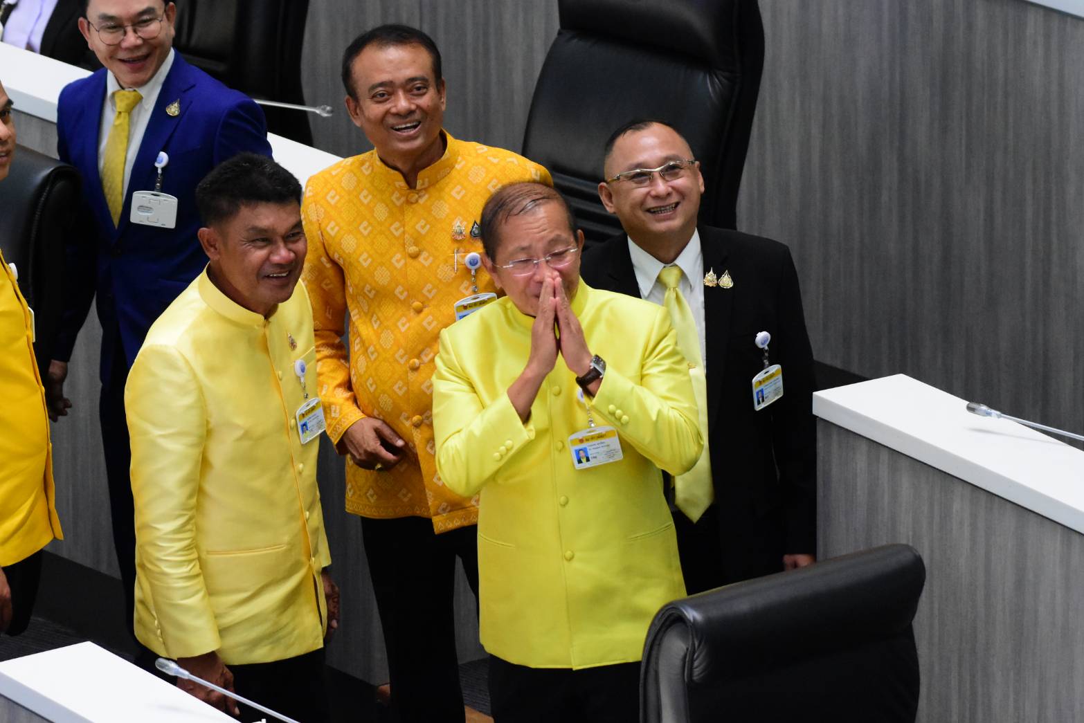 มงคล สุระสัจจะ