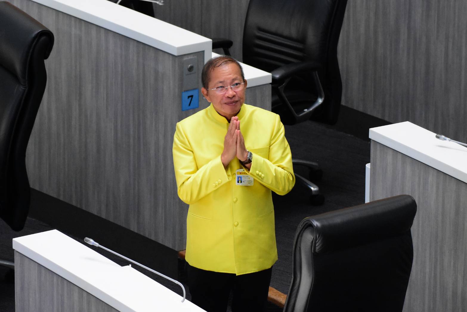 เปิดประวัติ มงคล สุระสัจจะ ประธานวุฒิสภาคนใหม่