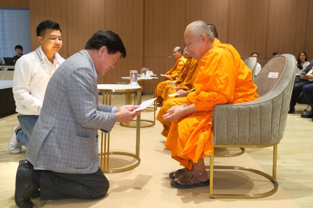 ทองมา มอบทุนวิจิตรพงศ์พันธุ์ ปีที่15_0