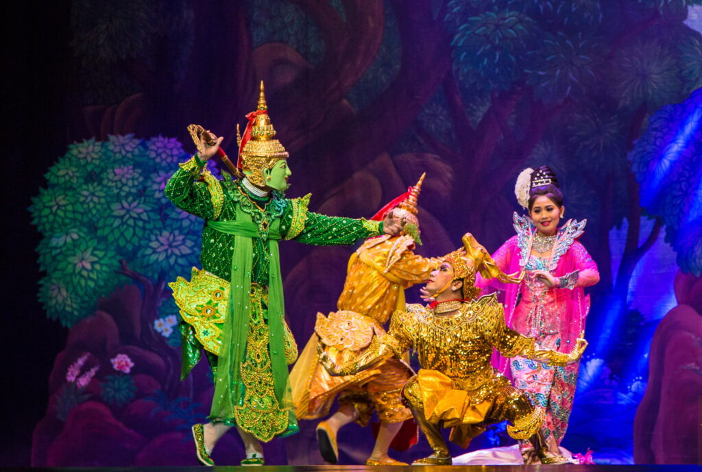 การแสดงรามายณะ 8 ประเทศ เฉลิมพระเกียรติในหลวง 72 พรรษา ที่ไอคอนสยาม