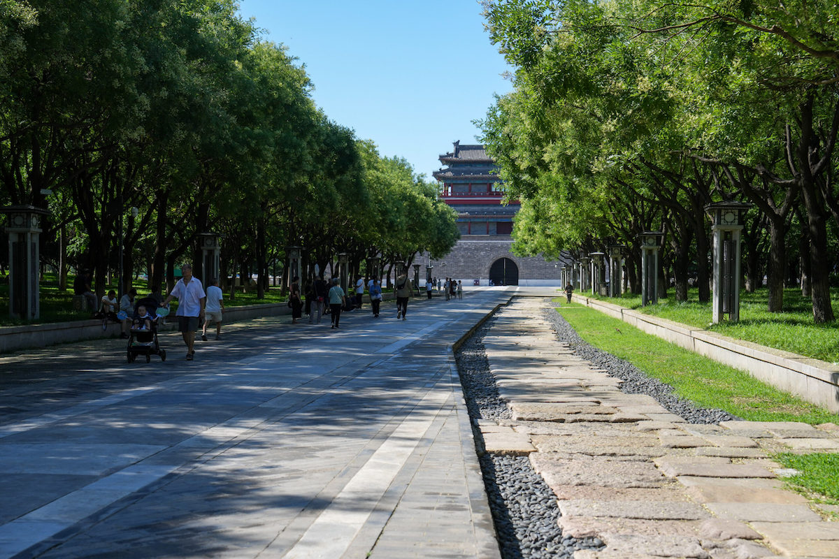 สวนสาธารณะหย่งติ้งเหมิน อยู่บนแนวเส้นแกนกลางปักกิ่ง (ภาพโดย Xinhua/Ju Huanzong)