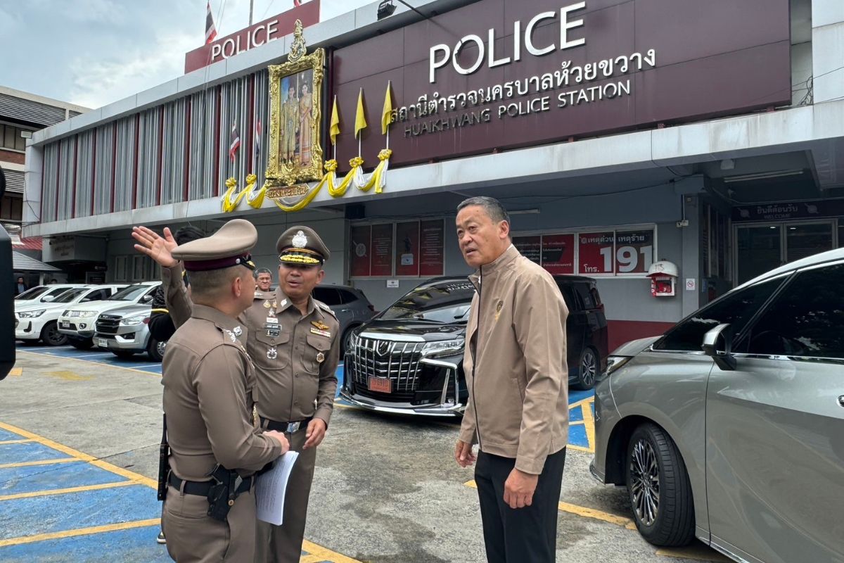 เศรษฐาจี้ตำรวจเข้มงวดธุรกิจคนจีน หลังป้ายซื้อขายพาสปอร์ตโผล่กลางแยกห้วยขวาง