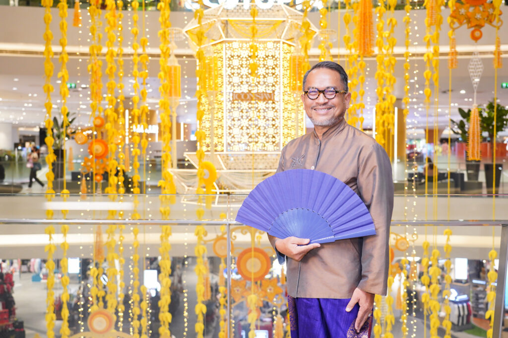 ไอคอนสยาม-สยามพารากอน เนรมิตศิลปะดอกไม้ไทย เฉลิมพระเกียรติในหลวง 72 พรรษา