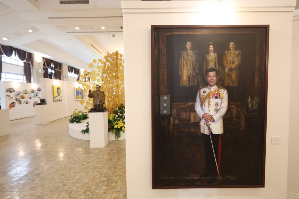 นิทรรศการศิลปกรรมเฉลิมพระเกียรติ บวร 10