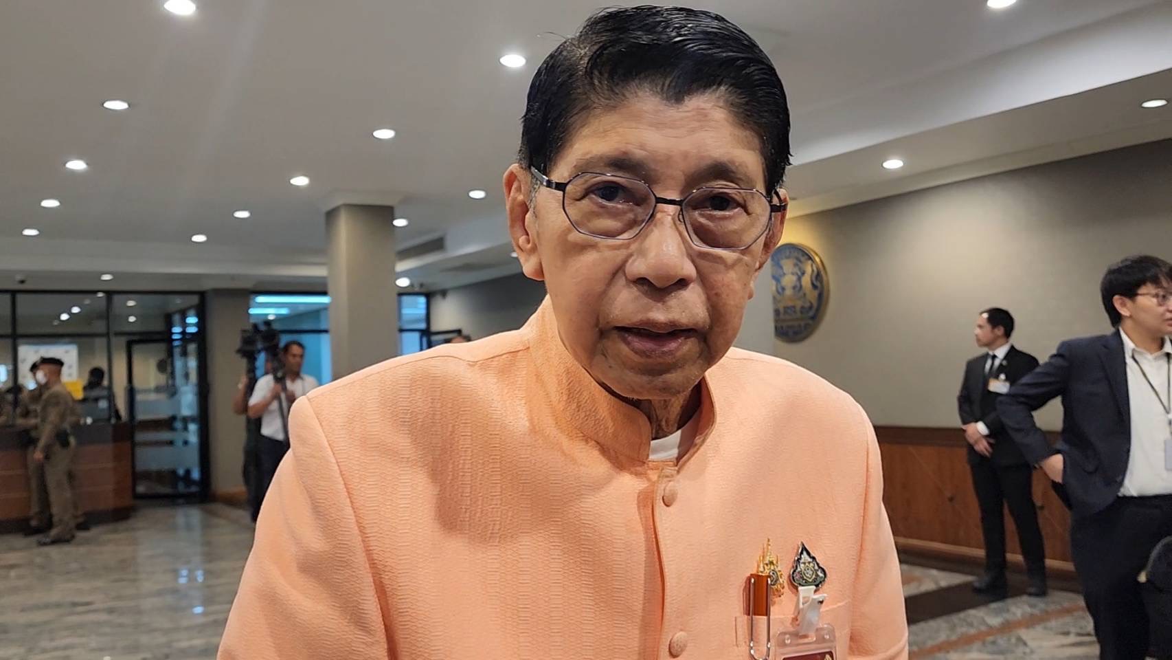 วิษณุ แนะมหาดไทยถามศาล “ชาญ พวงเพ็ชร์” ต้องหยุดปฏิบัติหน้าที่หรือไม่