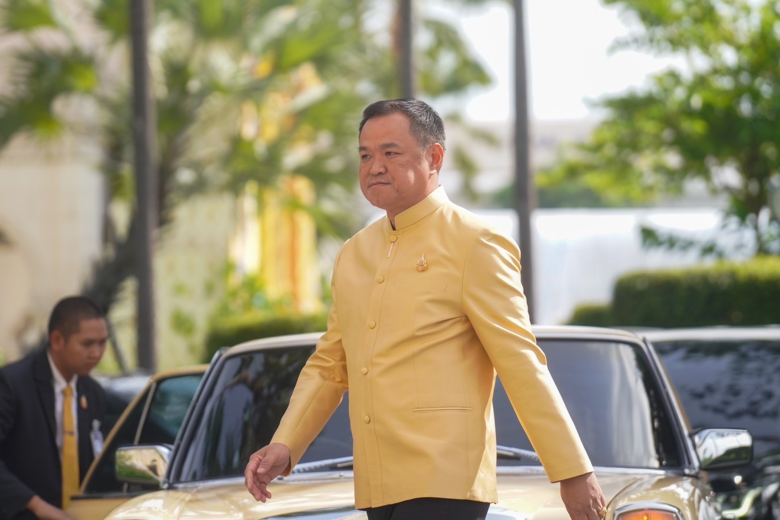 อนุทิน ชาญวีรกูล
