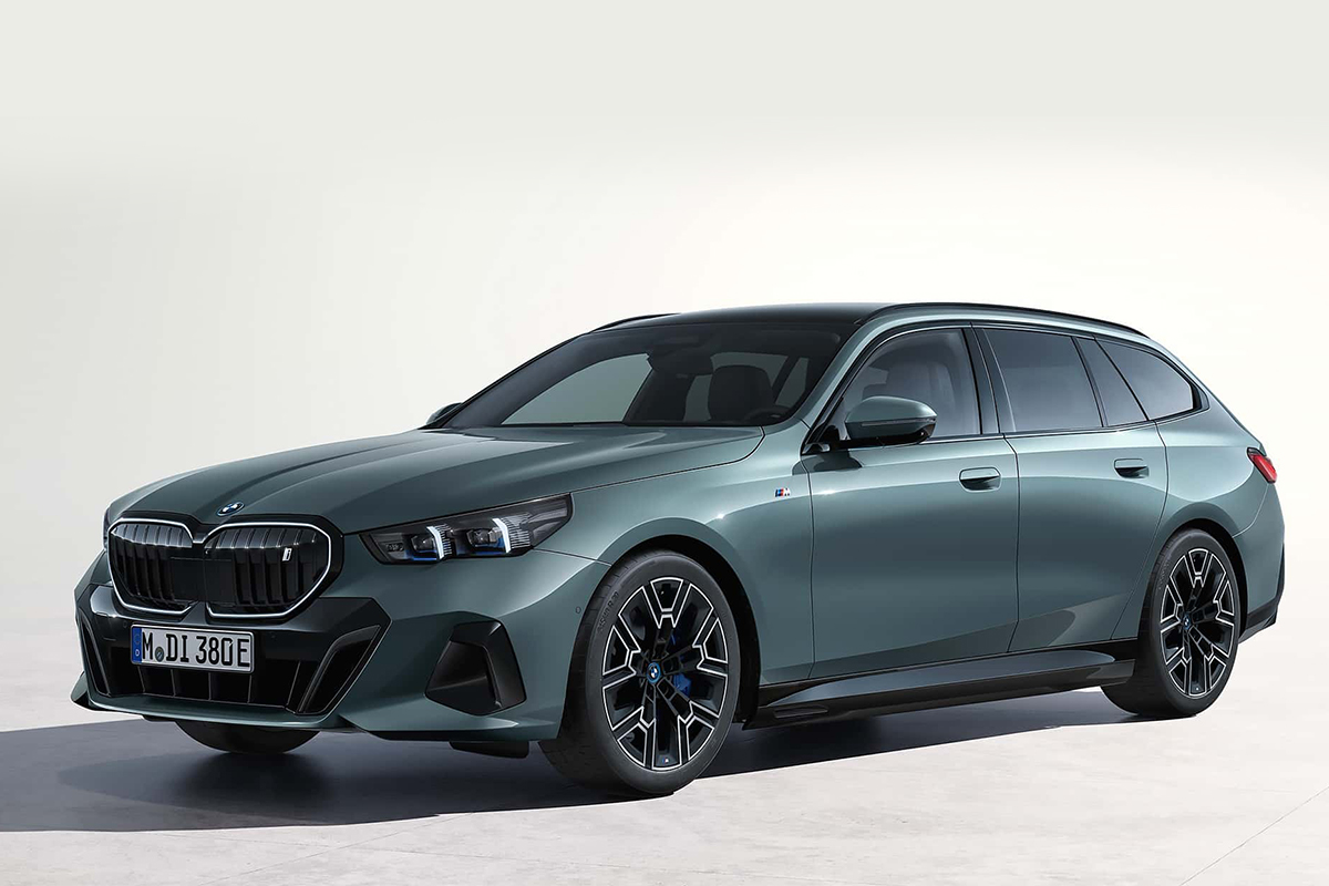 BMW i5 eDrive40 M Sport Touring สเตชั่นวากอนไฟฟ้า