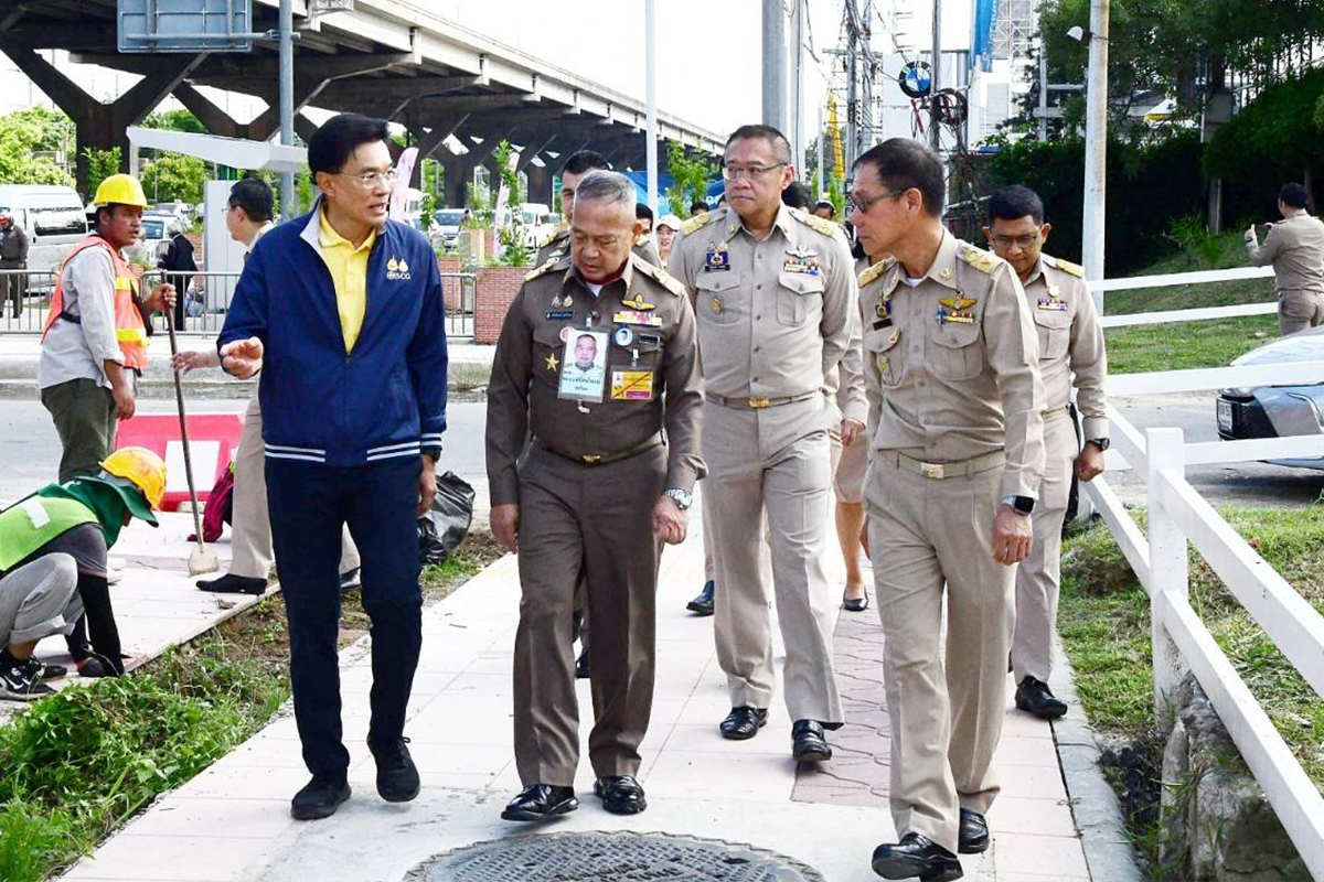 พัฒนาคูน้ำริมถนนวิภาวดี