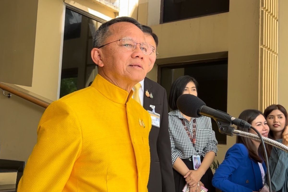 สมศักดิ์ มองดึง “กัญชา” กลับเป็นยาเสพติด ไม่กระทบผู้ประกอบการ ย้ำไม่เอื้อนายทุน