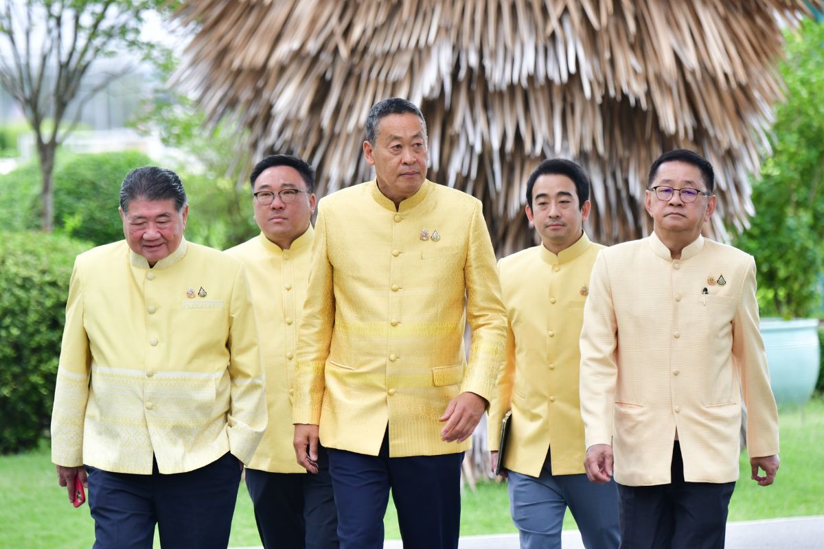 เศรษฐา นั่งหัวโต๊ะประชุม ครม. เคาะ หวยเกษียณ-รถไฟฟ้าสายสีส้ม