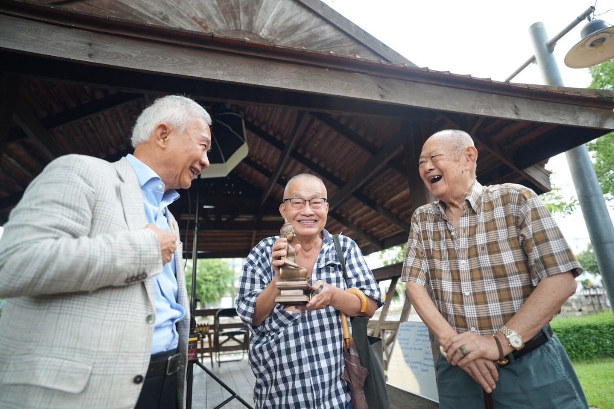 ขรรค์ชัย-สุจิตต์ ทอดน่องกำแพงเมืองโคราช สุวัจน์ หนุนโยงท่องเที่ยว