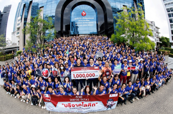 image1 'แอ็คมี่ วรวัฒน์' ปลื้ม แฟนเทรดนับพันร่วมงาน Acme Vampire Day ครั้งที่ 3