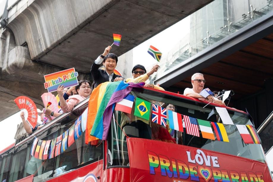 บิทคับ กรุ๊ป ร่วมขบวน Love Pride Parade 2024