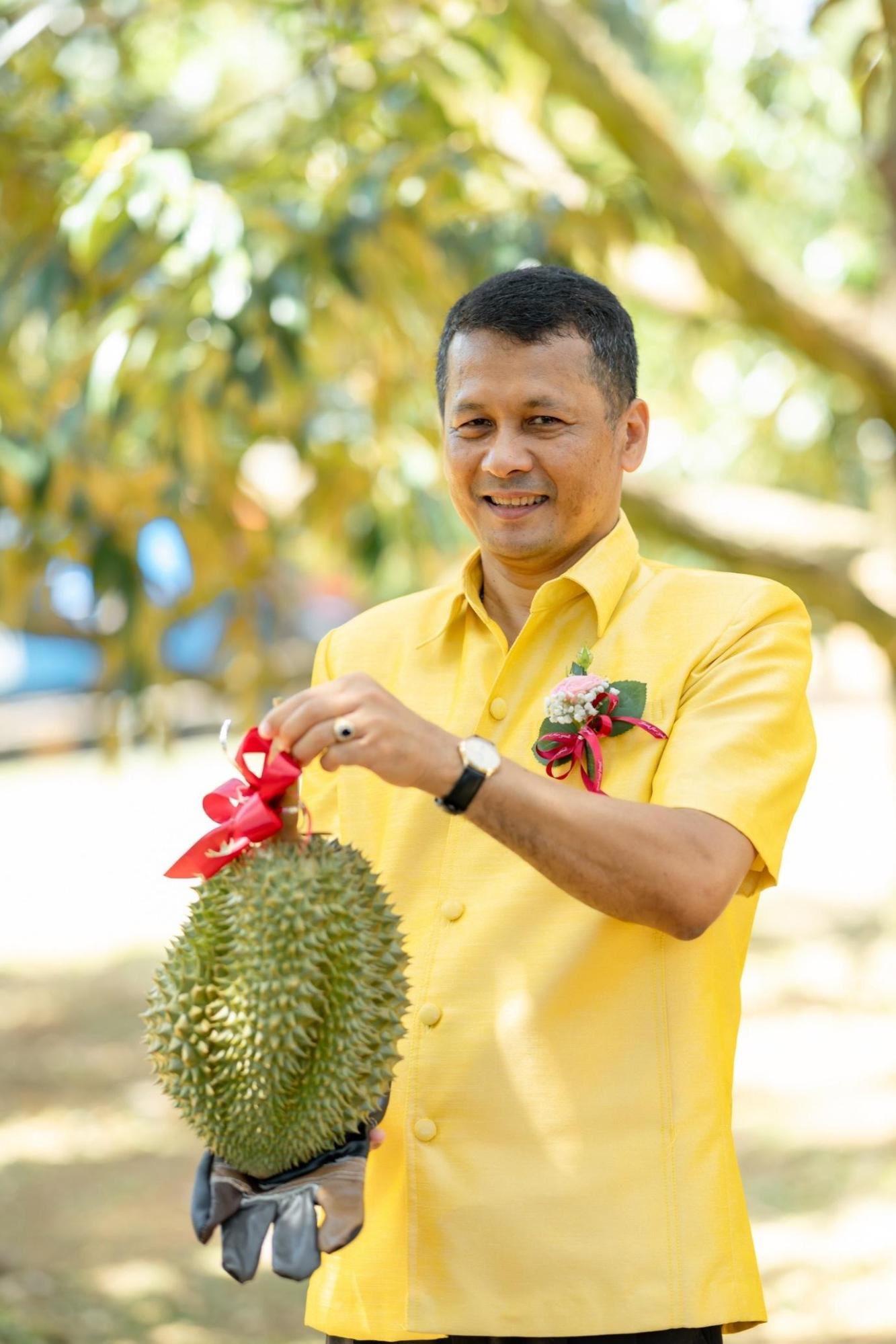 สุบรรณ์ รักษ์ทอง