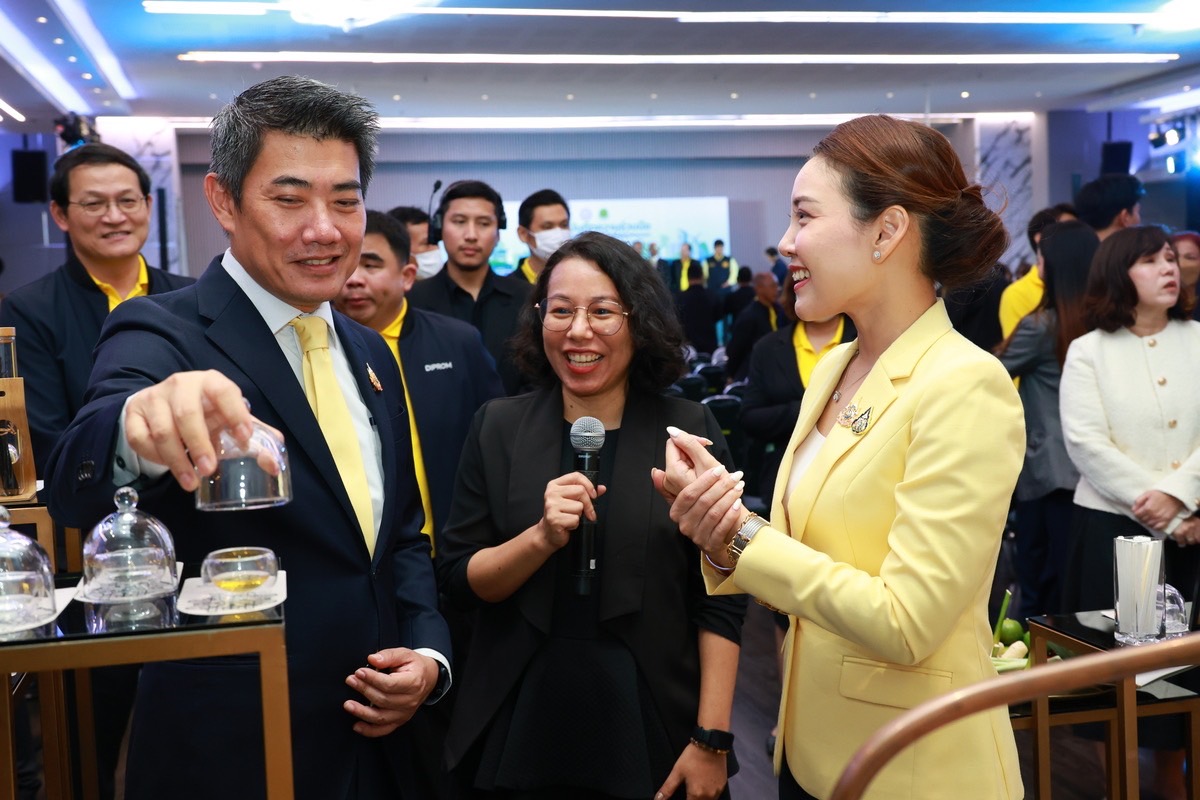 เร่งภาคเกษตรสู่เกษตรอุตสาหกรรม ดันเศรษฐกิจโต 8,000 ล้านบาท