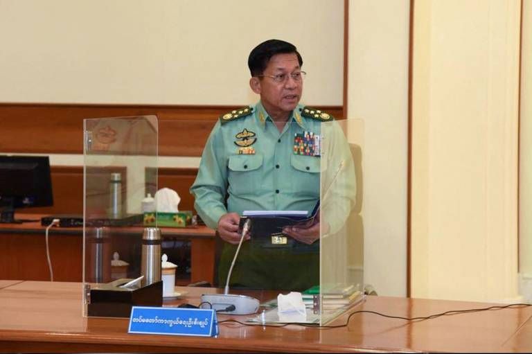 ธนาคารจำกัดถอนเงินสด หลังประชาชนแห่ถอนเงิน โยงรัฐบาลทหารพม่าคาดโทษแบงก์