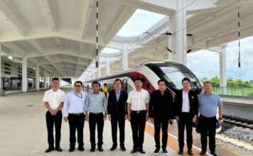 รถไฟท่องเที่ยวไทย-ลาว