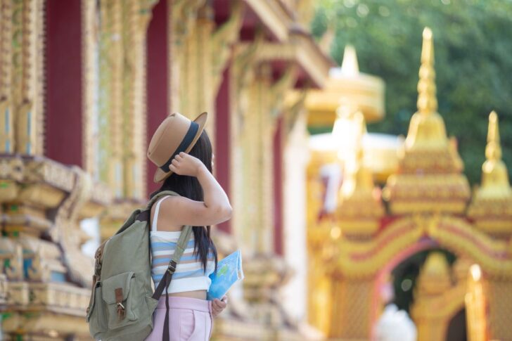 tourists ท่องเที่ยว