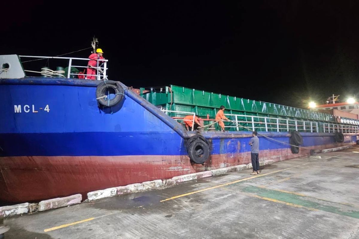 ผู้ประกอบการแห่ใช้ขนส่งท่าเรือระนองคึกคัก ดันค้าชายแดนไทย-เมียนมาฟื้น
