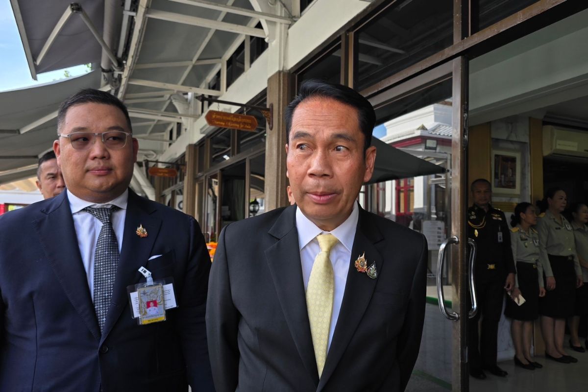 สุทิน ไม่มีปัญหา บอกวันนี้ยังยิ้มได้ หลังมีข่าวหลุด รมว.กลาโหม ภูมิธรรม เสียบแทน