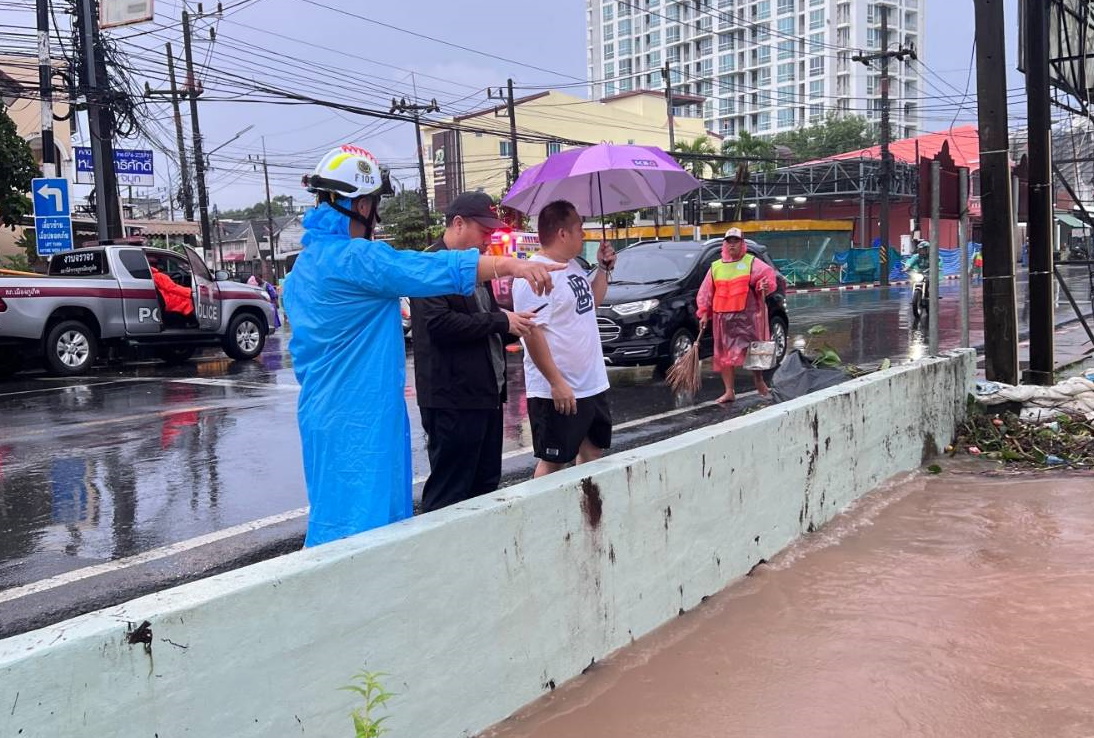 ภูเก็ต ฝนถล่ม ทำดินสไลด์ “หมู่บ้านเทพบุรีฯ” ต.รัษฎา เสียหาย 9 หลัง