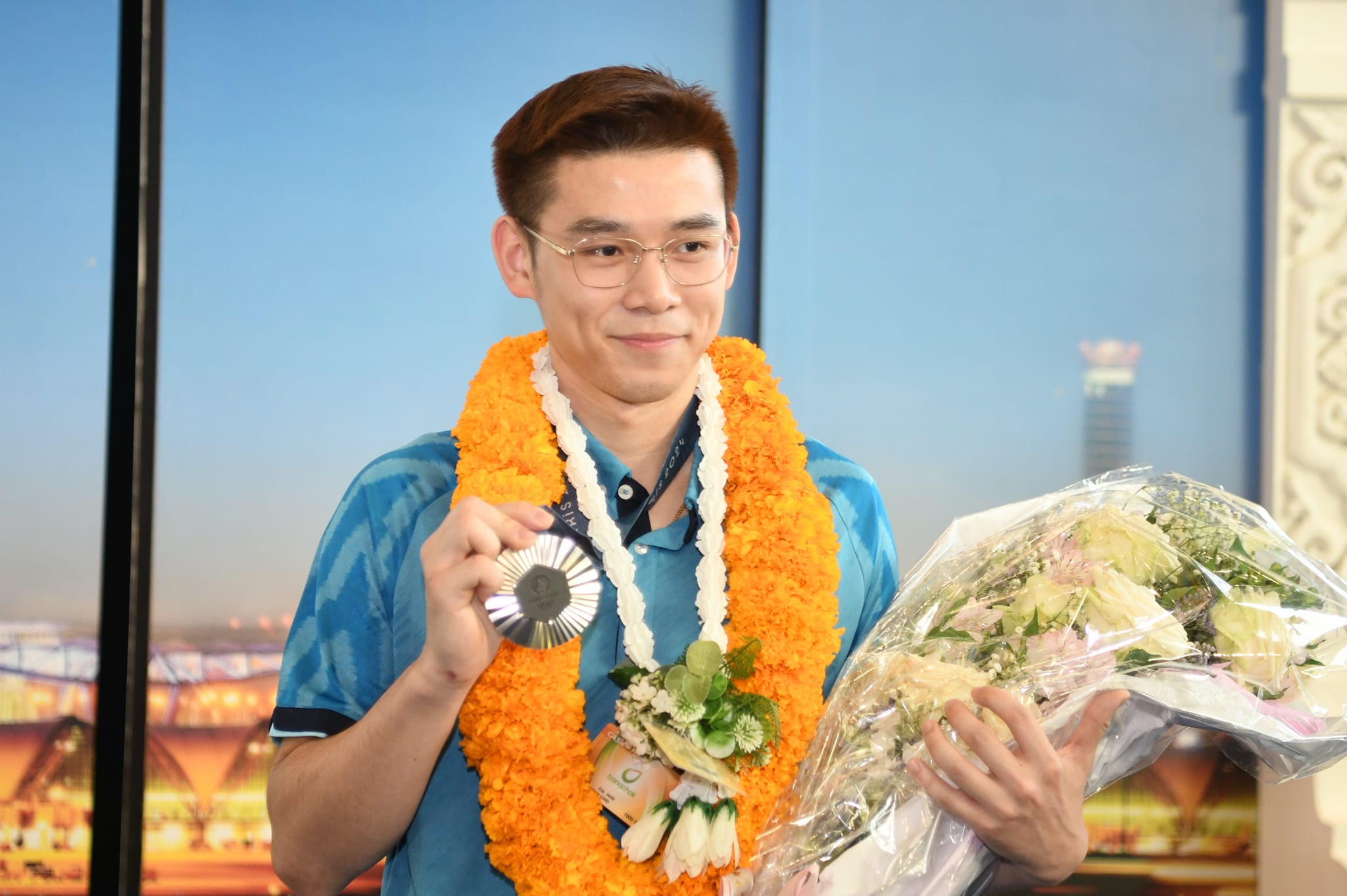 เสริมศักดิ์ ร่วมต้อนรับ 3 ทัพนักกีฬาโอลิมปิก สร้างชื่อเสียงให้กับประเทศไทยในระดับโลก