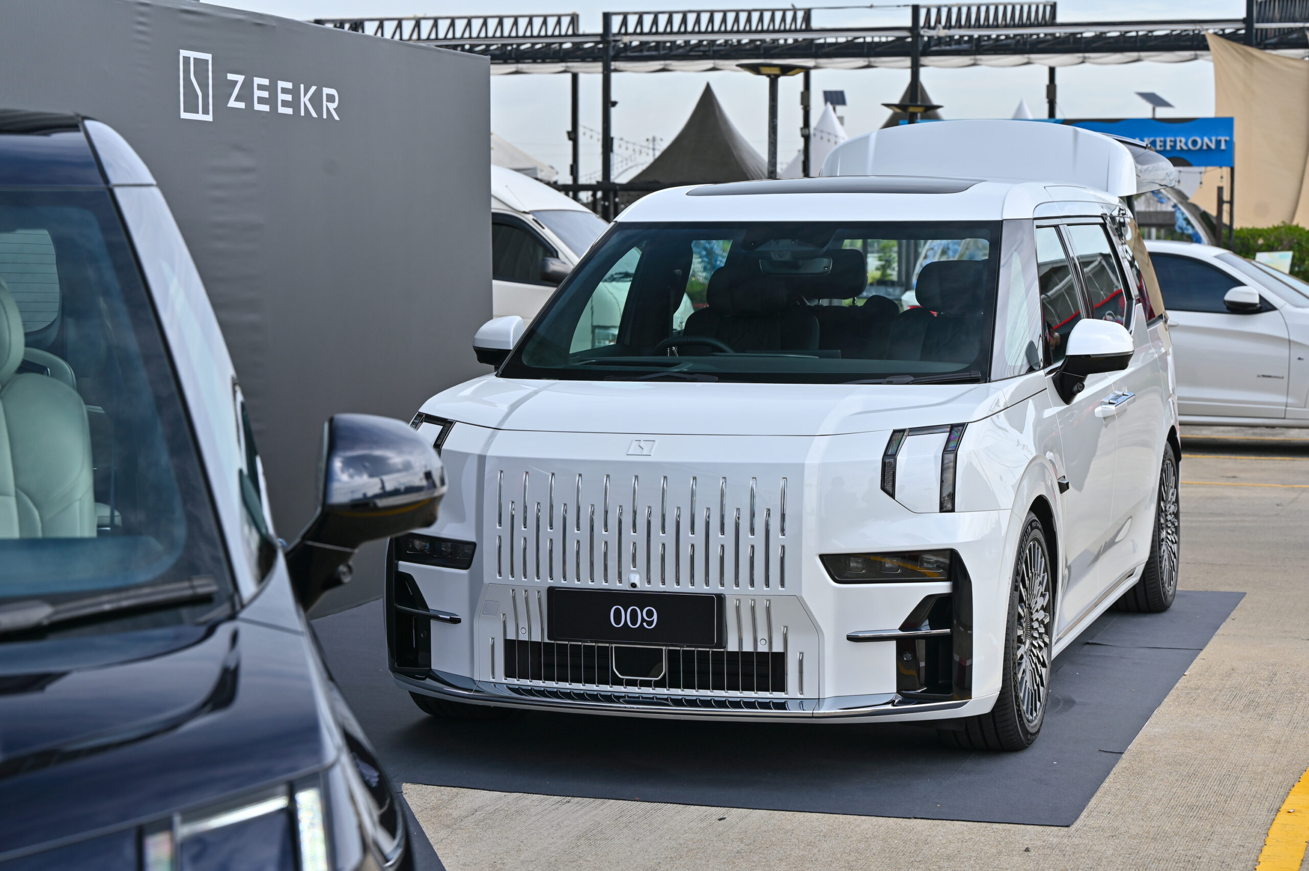 ซีคเกอร์ เปิดตัวรุ่นใหม่ ZEEKR 009 รถเอ็มพีวีอีวีหรู กันยายนนี้