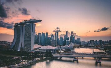 บรรยากาศเมืองสิงคโปร์ (ภาพโดย Swapnil Bapat จาก Unsplash)
