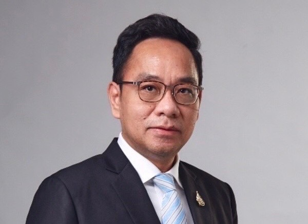 วิทยากร มณีเนตร