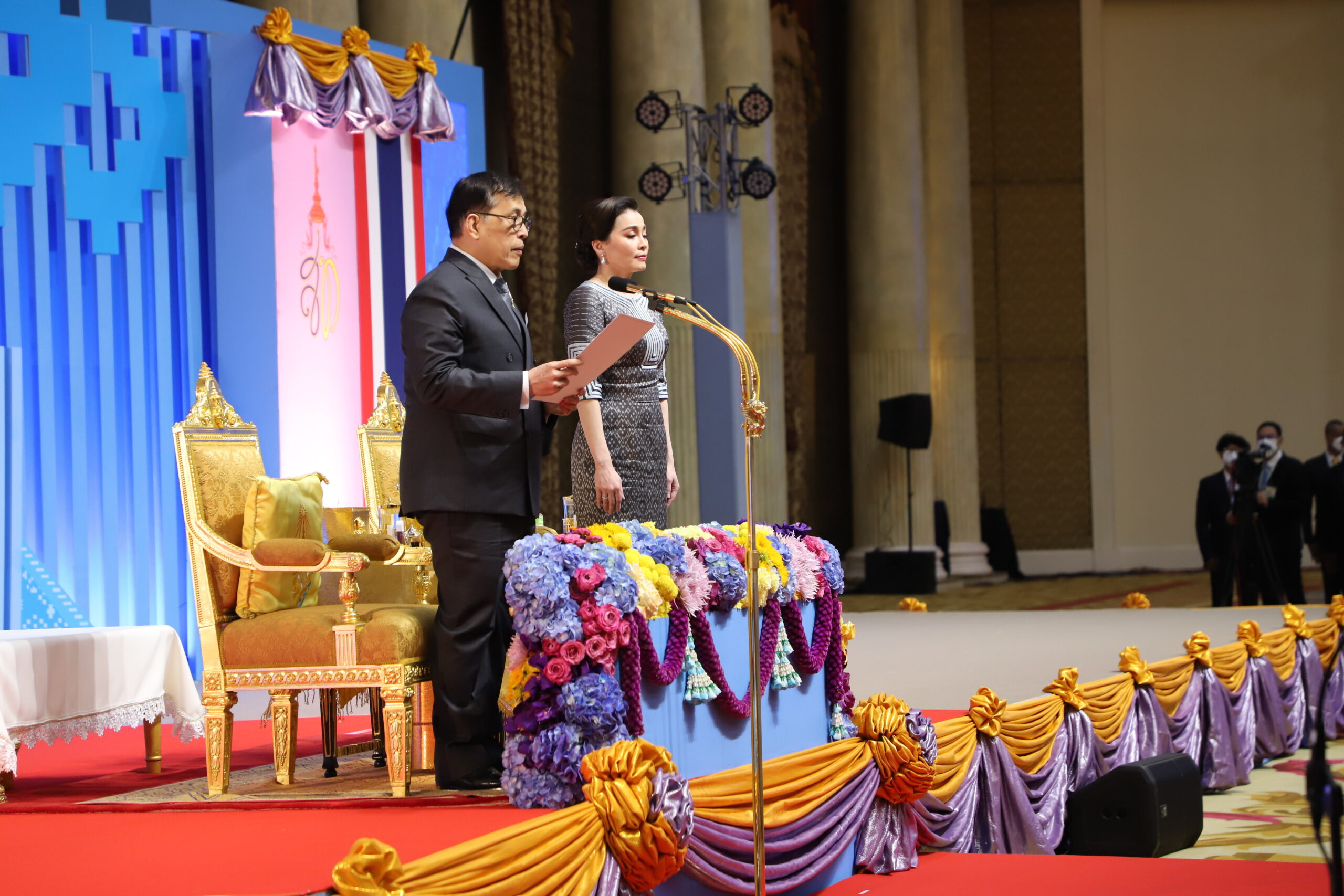 ในหลวง-พระราชินี เสด็จฯ งานมหกรรมกองทุนแม่ของแผ่นดิน ประจำปี 2567