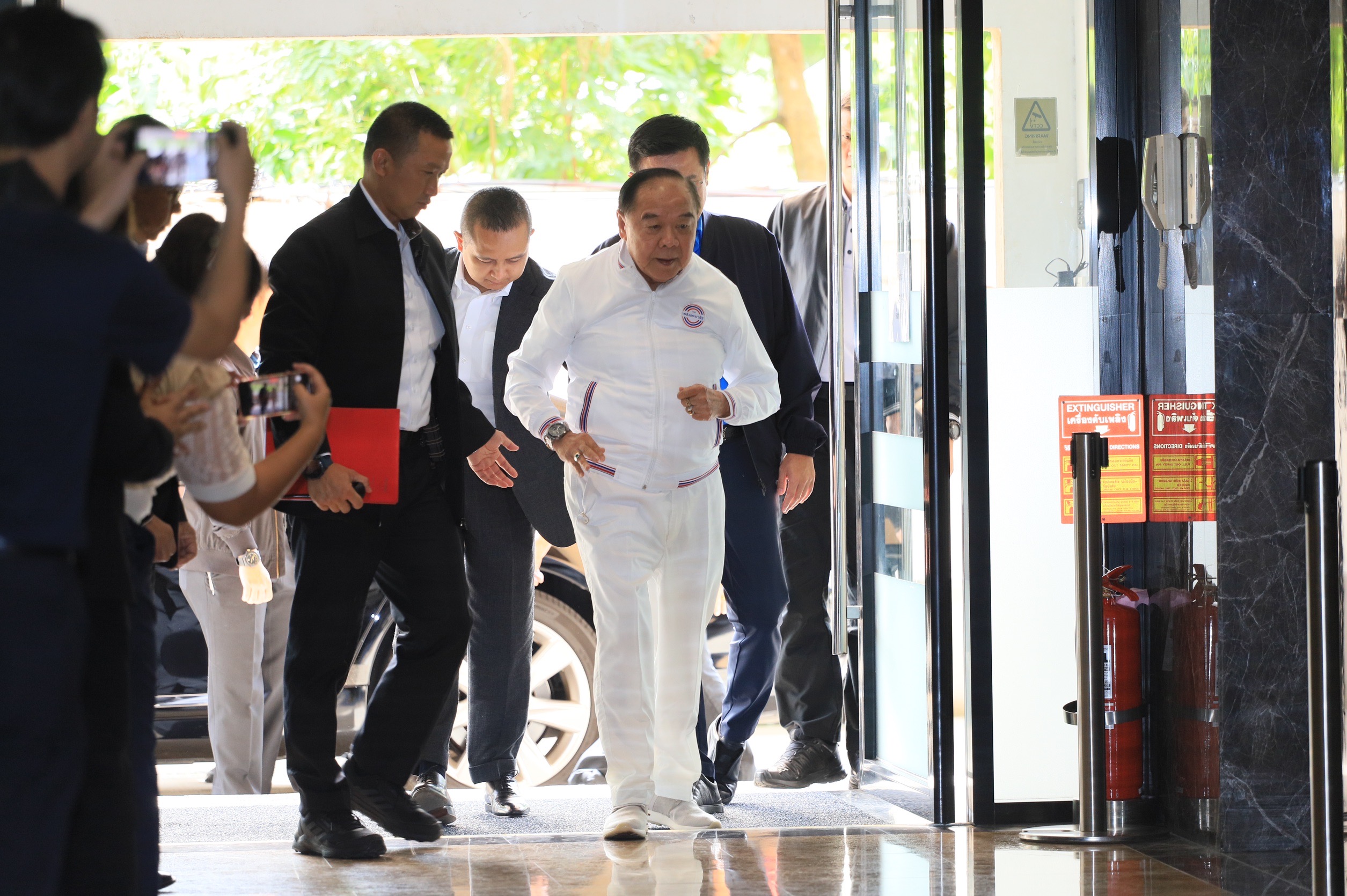 พลังประชารัฐ งัดกฎหมายชง 4 ชื่อเป็นรัฐมนตรี สกัดโผ ครม.กลุ่มธรรมนัส