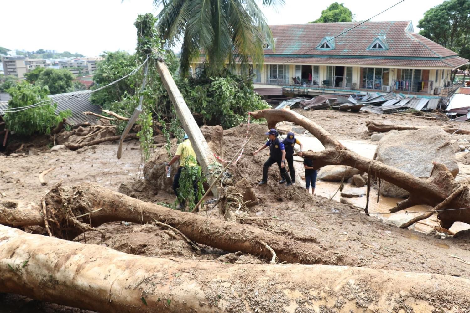 เหตุดินโคลนถล่มภูเก็ต: พบผู้เสียชีวิตเพิ่มเป็น 13 รายทั้งไทย-รัสเซีย-เมียนมา เจ็บอีก 19 ราย