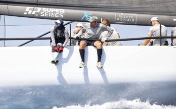พระราชินี ทรงแข่งขันเรือใบ  52 Super Series Sailing Week