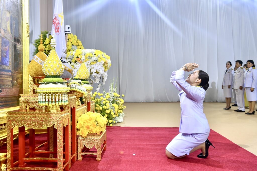  แพทองธาร ชินวัตร