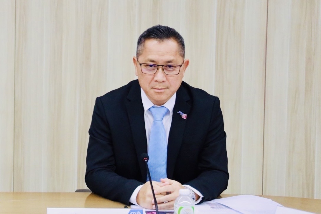 หม่อมหลวงปีกทอง ทองใหญ่