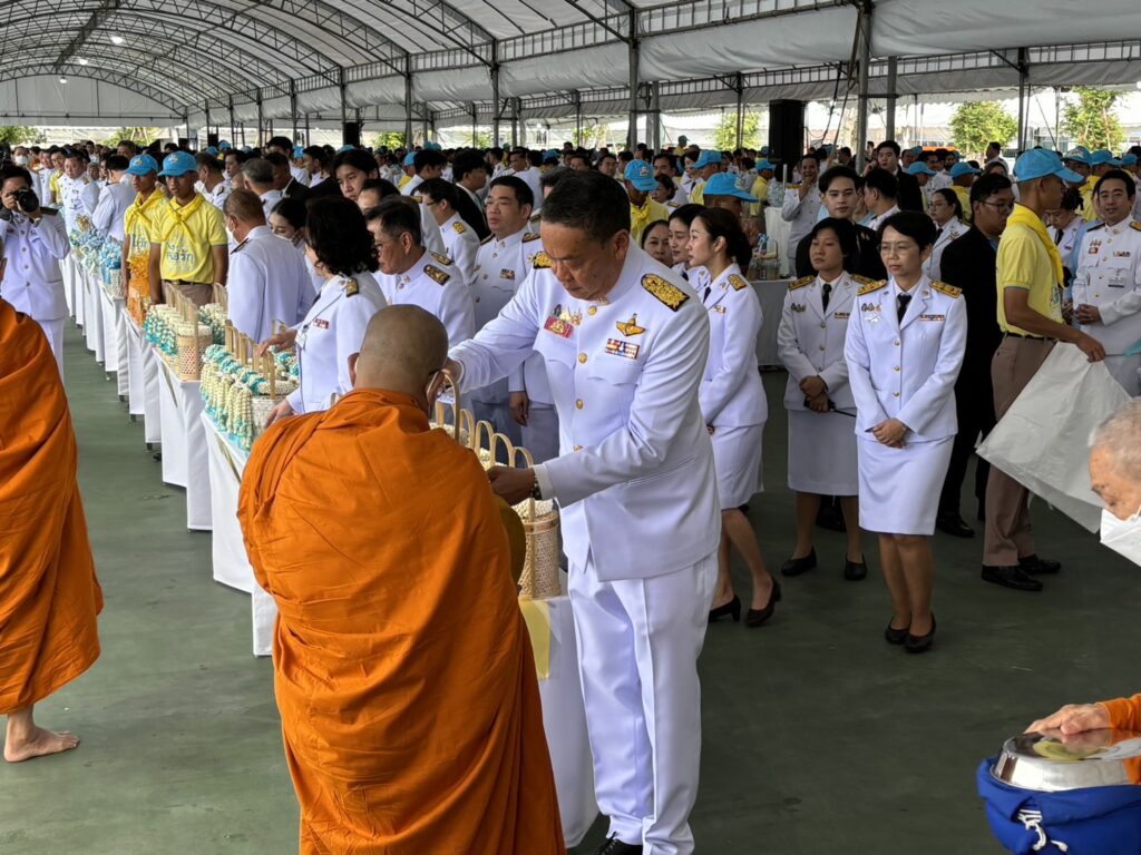 นายเศรษฐา ทวีสิน