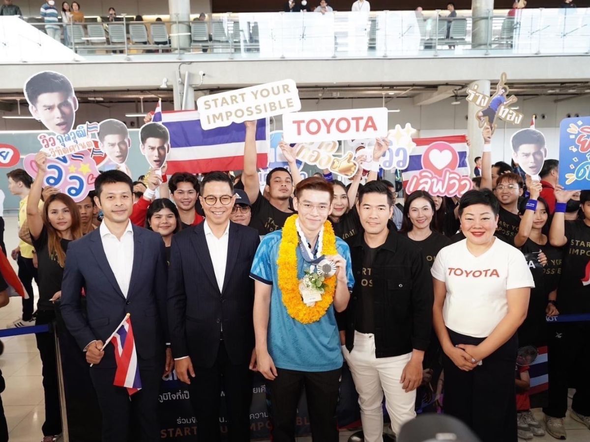 โตโยต้า ร่วมยินดี ต้อนรับ วิว กุลวุฒิ-ทัพนักกีฬาแบดมินตัน กลับสู่ประเทศไทย