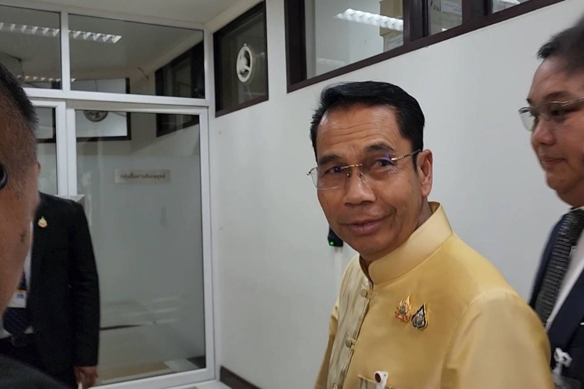 สุทิน​ ตอบเป็นนัย​ “ใครมาอยู่ก็ทำต่อ​” หลังสื่อฯจี้ปมหลุด รมว.กลาโหม​