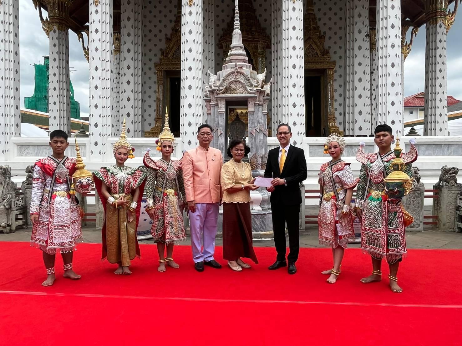 บี.กริม มอบทุนการศึกษาแก่สถาบันบัณฑิตพัฒนศิลป์ สนับสนุนนักเรียนนักศึกษา