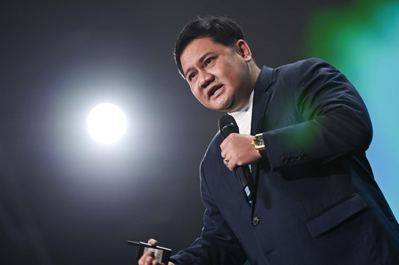 เรืองโรจน์ พูนผล