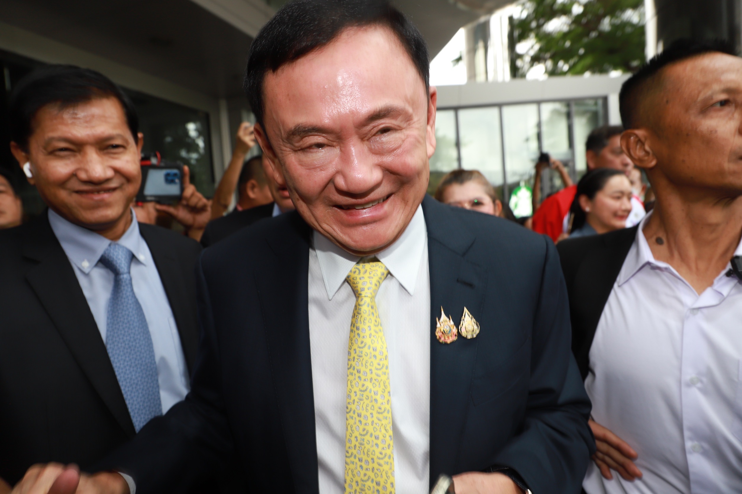 ทักษิณ การันตี แพทองธาร หัวหน้าทีมเศรษฐกิจ แจกเงิน 10,000 เดินหน้าต่อ