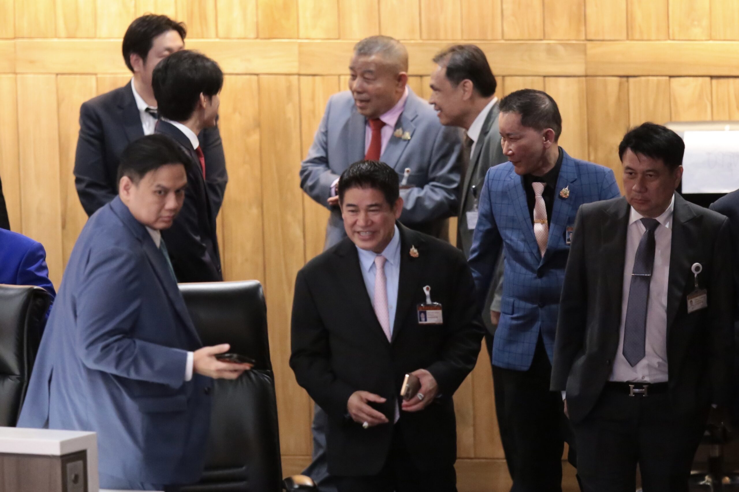 กลุ่ม ธรรมนัส ลาออก กก.บห.พลังประชารัฐ ไพบูลย์ จ่อนั่งเลขาธิการพรรค