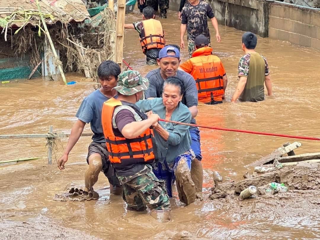 “เฉลิมชัย” สั่งระดมกำลังช่วยเหลือผู้ประสบภัย เชียงใหม่-เชียงราย
