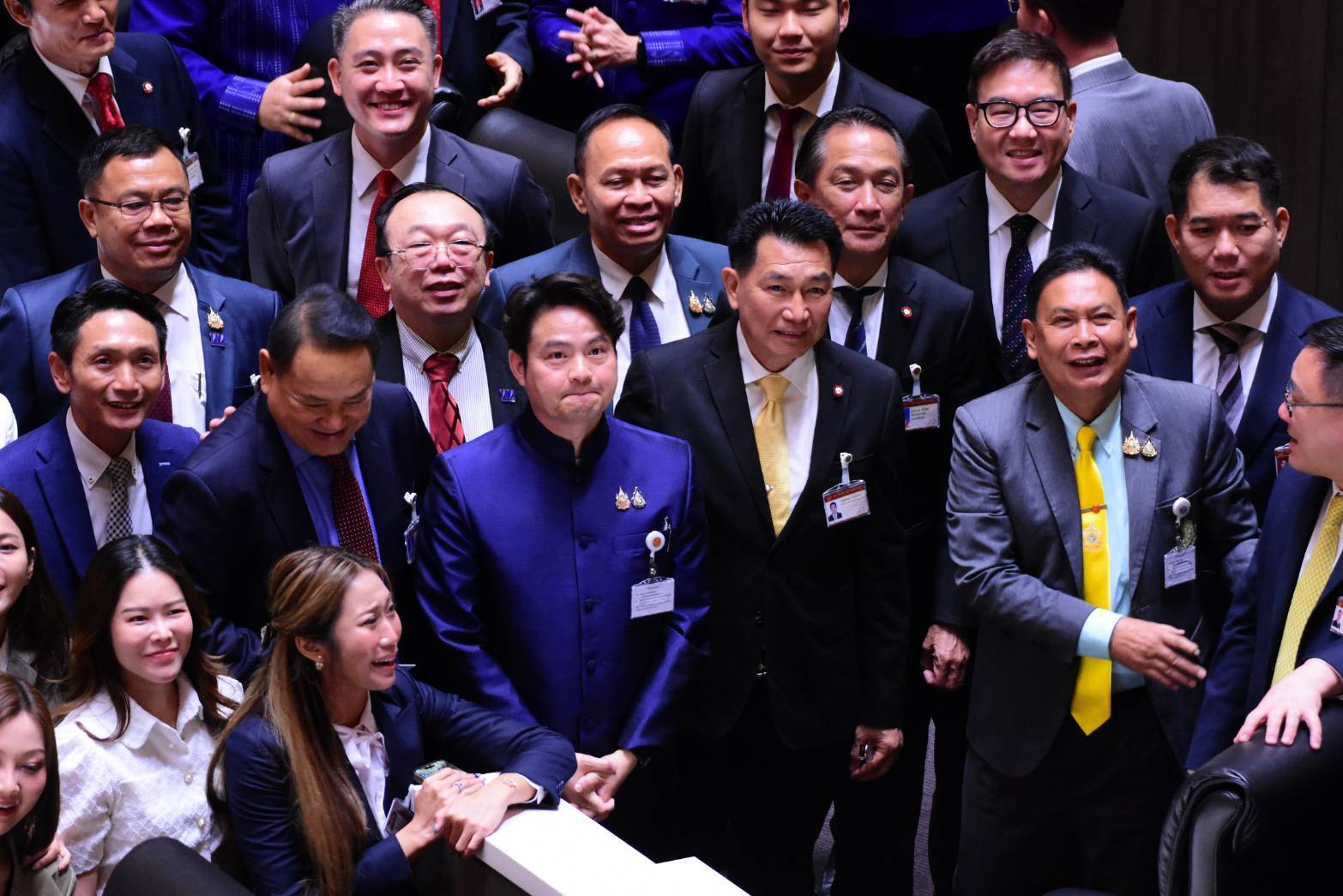 พิเชษฐ์-ภราดร นั่งรองประธานสภาไร้คู่แข่ง