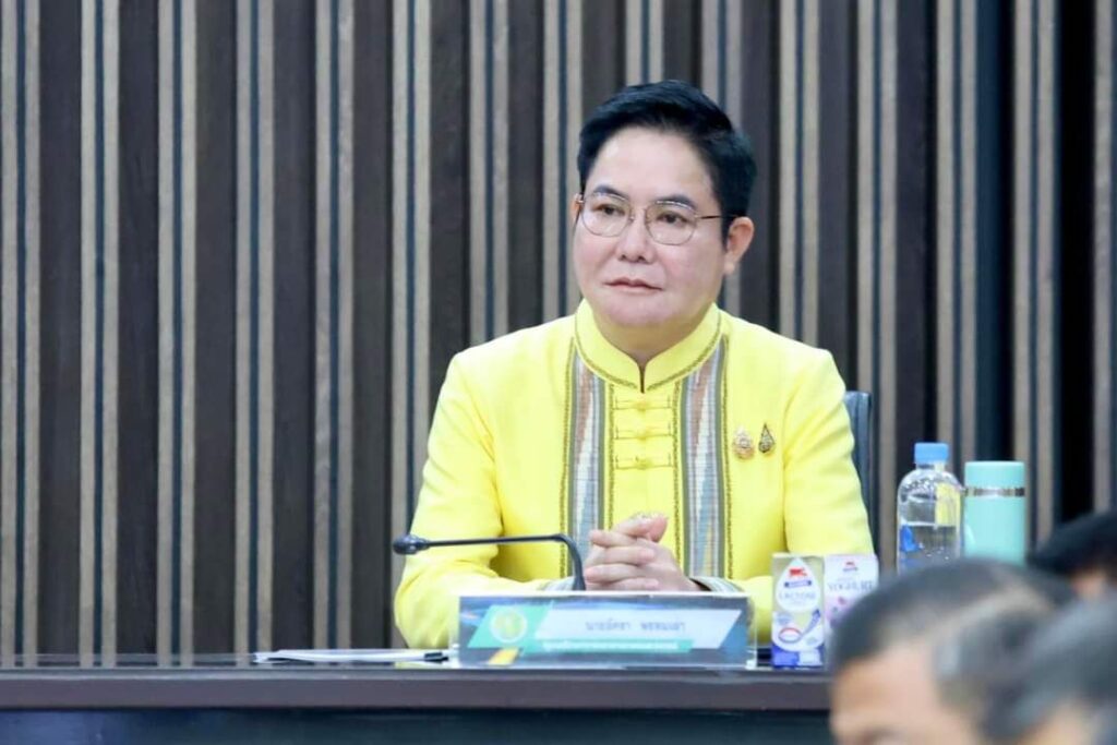 นายอัครา พรหมเผ่า