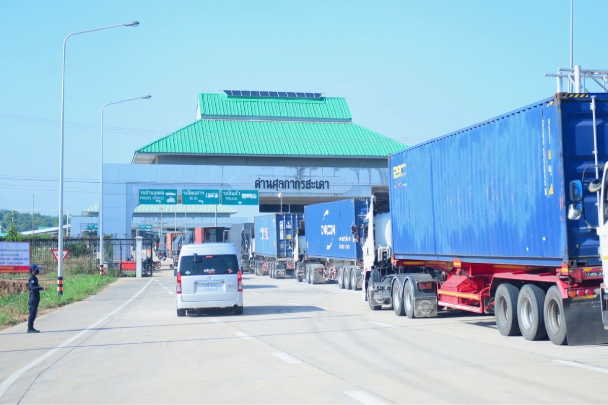 การค้าชายแดน-ผ่านแดนไทย 7 เดือนปี 2567 ทะลุ 1 ล้านล้านบาท