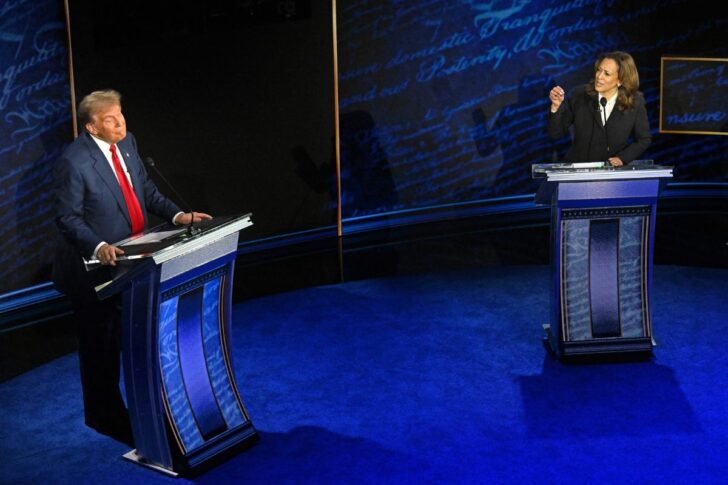 Debate_Web โดนัลด์ ทรัมป์ และคามาลา แฮร์ริส ระหว่างการดีเบต ภาพโดย เอเอฟพี